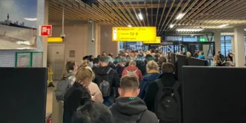 Τρόμος στο αεροδρόμιο του Άμστερνταμ: Φόβοι ότι πέρασε η μετάλλαξη Όμικρον από τη Νότια Αφρική