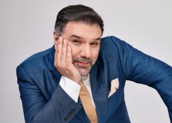 Με κορονοϊό ο Γρηγόρης Αρναούτογλου και η μπάντα του στο “The 2night Show”