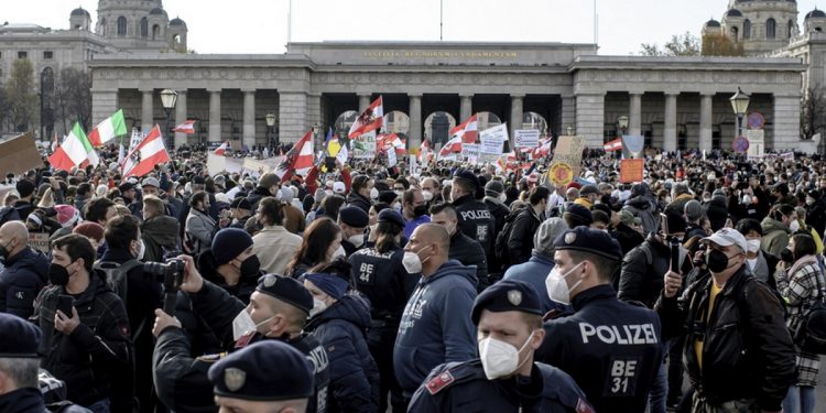 Alldaynews.gr Lockdown στην Αυστρία: Οργή λαού και «χάος» στη χώρα