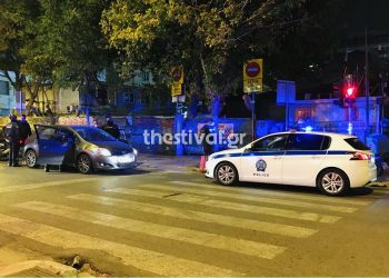 ΠΡΙΝ ΛΙΓΟ: ΙΧ παρέσυρε ντελιβερά και τον εγκατέλειψε – Δείτε πώς τον έπιασαν (video)