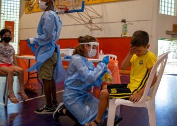 Κορονοϊός: Ξεκινούν οι εμβολιασμοί παιδιών 5-11 ετών με 30 μικρογραμμάρια δόση