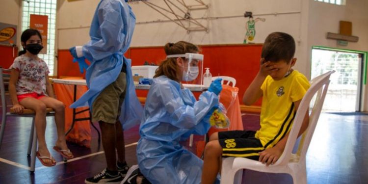 Alldaynews.gr Κορονοϊός: Ξεκινούν οι εμβολιασμοί παιδιών 5-11 ετών με 30 μικρογραμμάρια δόση