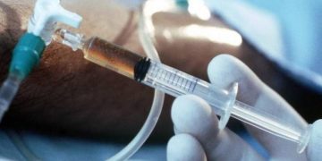 Οι τελευταίες στιγμές μιας 76χρονης που έκανε ευθανασία-Ήπιε σαμπάνια, άκουσε το αγαπημένο της τραγούδι και πέθανε[video]