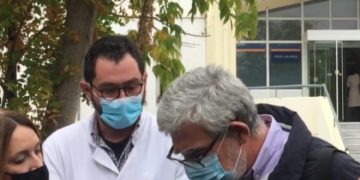 Κατέρρευσε μπροστά στην κάμερα ο διευθυντής της κλινικής Covid του Γενικού Νοσοκομείου Λάρισας (video)