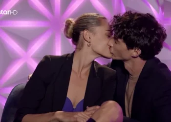 GNTM 4: Αποχώρηση με αγκαλιές και τρυφερά φιλιά