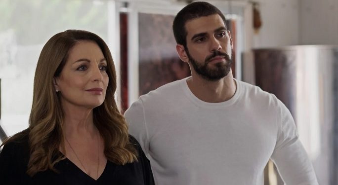 Η Γη της Ελιάς – Spoiler: Η Αθηνά απορρίπτει (ξανά) τον Δημήτρη και η Άννα του καίει το αυτοκίνητο (video)