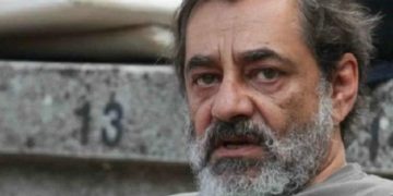 Alldaynews.gr Καφετζόπουλος κατά αρνητών: Πού πάτε ρε πτυχιούχοι; Ρε άριστο-τενεκέδες;