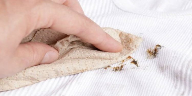 Alldaynews.gr Αυτή είναι η λύση για να βγάζεις τον πιο συνηθισμένο λεκέ