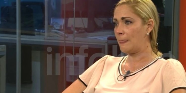 Alldaynews.gr Σοκαριστική εξομολόγηση από την πρώην σύντροφο του Μαραντόνα: «Με βίασε όταν ήμουν 16 ετών» (vid)