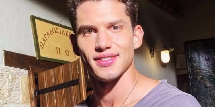 Θοδωρής Μπουρδέκας: «Έχω φάει πολύ ξύλο»-Σοκάρει η εξομολόγηση για την κακοποίηση από τη μητέρα του