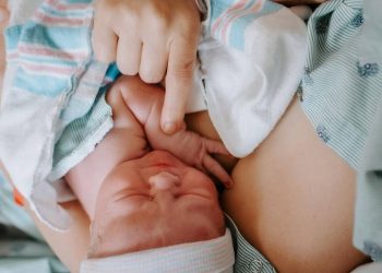 “Πέντε χρόνια προσευχόμασταν για εσένα, μωρό μου” (φωτο)