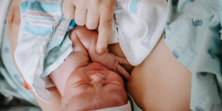 “Πέντε χρόνια προσευχόμασταν για εσένα, μωρό μου” (φωτο)