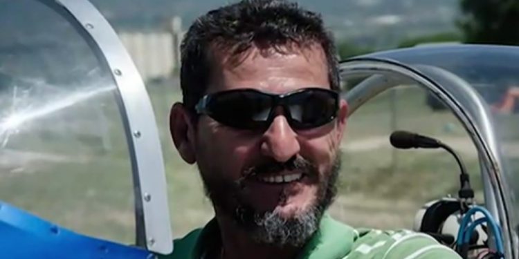 Alldaynews.gr Απο Ελικόπτερα μέχρι και κάτοικοι ψάχνουν τον πιλότο που αγνοείται – Νέα μαρτυρία κατοίκου που είδε το αεροσκάφος