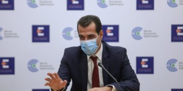 Πλεύρης: Με Rapid test σε λιανεμπόριο, τράπεζες, κομμωτήρια οι ανεμβολίαστοι- Όλα τα μέτρα που ισχύουν