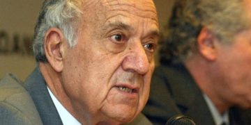 Πέθανε ο πρώην δήμαρχος Γλυφάδας Στέλιος Σφακιανάκης