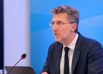 Χωρίς ντροπή! Σκέρτσος: “Δεν υπάρχει μελέτη που να δείχνει ότι οι αστυνομικοί μεταδίδουν κορονοϊό”