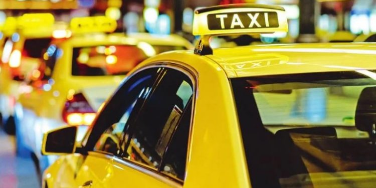 Alldaynews.gr Θεσσαλονίκη: Άγριος καβγάς σε ταξί – Πιάστηκαν στα χέρια για την μάσκα και την τιμή της κούρσας