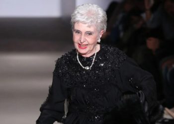 Συγκινεί η «Θεοπούλα» – «Νιώθω εγκλωβισμένη, θέλω να πεθάνω στην ώρα μου»