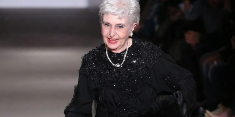 Alldaynews.gr Συγκινεί η «Θεοπούλα» – «Νιώθω εγκλωβισμένη, θέλω να πεθάνω στην ώρα μου»