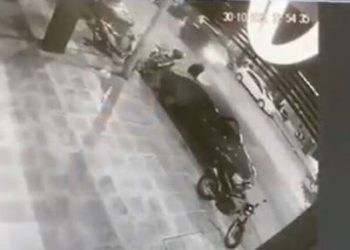 Βίντεο ντοκουμέντο: Ο νεαρός που σκότωσε τον ντελιβερά στη Θεσσαλονίκη έτρεχε με ιλιγγιώδη ταχύτητα