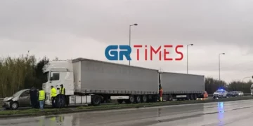 Alldaynews.gr Θεσσαλονίκη: Καραμπόλα με τρεις νταλίκες και ένα ΙΧ