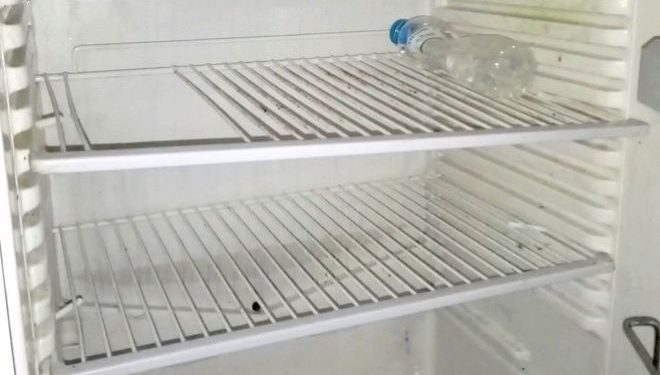 Κύμα αλληλεγγύης από Έλληνες για τη Σοφία: Ένα άδειο ψυγείο ήταν αρκετό για να κινητοποιήσει το Twitter