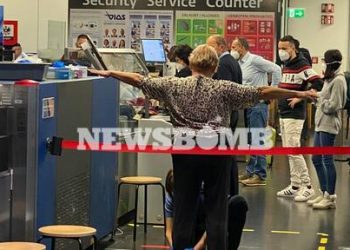 Κορονοϊός: Πανικός στην Αυστρία – Εγκαταλείπουν άρον άρον τη χώρα οι τουρίστες (φωτο)