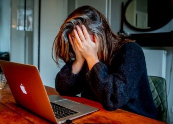 3 συμπτώματα που οι γυναίκες δεν πρέπει ποτέ να αγνοούν-Τι μπορεί να σημαίνουν