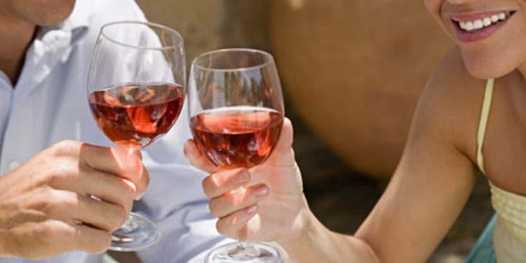 Alldaynews.gr Κατήγγειλε βιασμό από τον προϊστάμενό της! Βγήκαν μαζί για ποτό και….