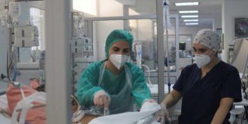 Alldaynews.gr Καπραβέλος: «Εφιάλτης να έχουμε ασθενείς με δύσπνοια και να μην υπάρχει κενή ΜΕΘ»