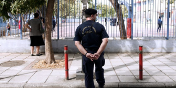 Alldaynews.gr Καταγγελίες για βιασμούς μαθητριών: «Φοβάμαι ότι είναι η αρχή μιας μεγάλης ιστορίας» (video)