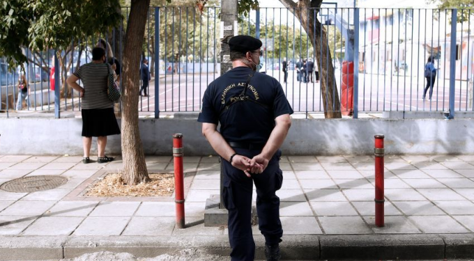 Alldaynews.gr Καταγγελίες για βιασμούς μαθητριών: «Φοβάμαι ότι είναι η αρχή μιας μεγάλης ιστορίας» (video)