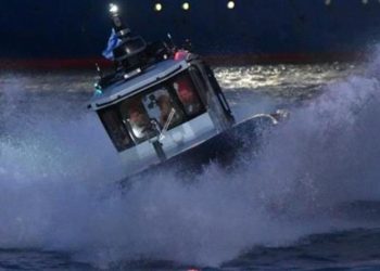 Πάρος – Ναυάγιο: Δεκάδες άνθρωποι στη θάλασσα – Στους 6 οι νεκροί μέχρι στιγμής (video)