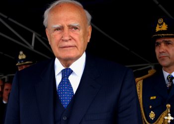 Κάρολος Παπούλιας: Με τιμές αρχηγού κράτους η κηδεία του – Τριήμερο πένθος