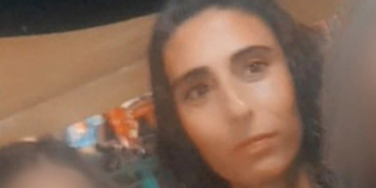 Αλεξανδρούπολη: Θρήνος και Οργή για την Δολοφονία της 29χρονης μητέρας-Την “Σκότωσε” στο Ξύλο[video]