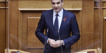 Alldaynews.gr Ο Μπάτμαν είναι αρνητής και οργάνωσε συγκέντρωση διαμαρτυρίας στην Πάφο (vid)