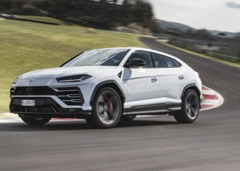 Αγόρασε Lamborghini με τα επιδόματα του κορωνοϊού