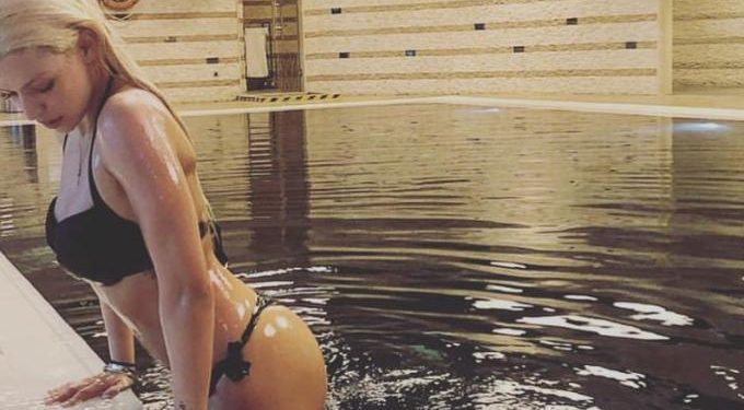 Πέταξε τα ψεύτικα, έγινε άλλη: H Στέλλα Μιζεράκη όπως δεν την έχουμε ξαναδεί (pics)