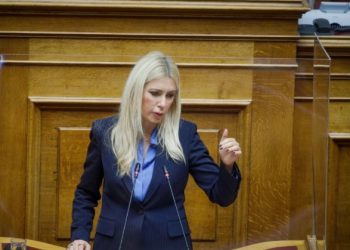 Φωτεινή Αραμπατζή: Λύγισε από το βήμα της βουλής για την Παρθένα Κουτμερίδου[video]