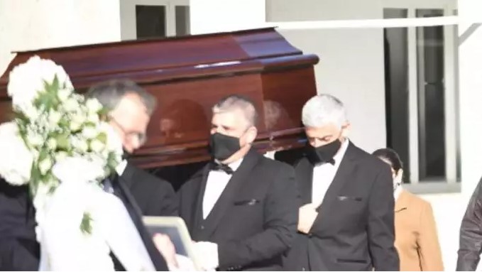 Δημήτρης Λιγνάδης: Σπαραγμός στην κηδεία της μητέρας του[photos]