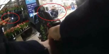 Αστυνομικός σκοτώνει με εννιά σφαίρες στην πλάτη πολίτη σε αναπηρικό αμαξίδιο – Σκληρές εικόνες