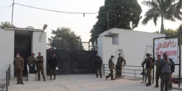 Άγρια δολοφονία διευθυντή εργοστασίου: Τον λιντσάρισε όχλος εργαζομένων λόγω.. βλασφημίας!