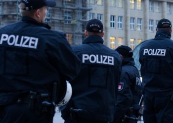 Τραγωδία: Σκότωσε σύζυγο και παιδιά υπό το φόβο ότι θα συλληφθεί για πλαστό πιστοποιητικό εμβολιασμού