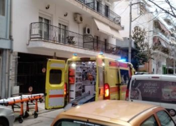 46χρονη έκανε βουτιά θανάτου από τον 4ο όροφο πολυκατοικίας-Σε κρίσιμη κατάσταση[video]
