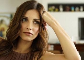 ”Χειμωνιάτικος Καύσωνας” η Eιρήνη Καραγιώργη: Φόρεσε το πιο hot εσώρουχο και πόζαρε στον καθρέφτη![photo]