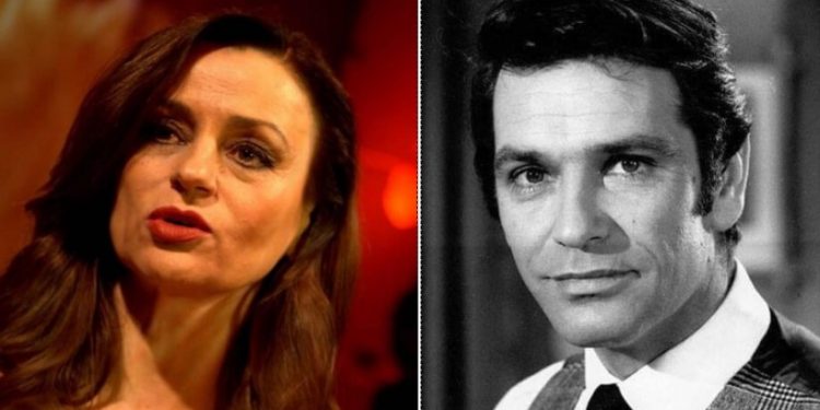 Alldaynews.gr Καρυοφυλλιά Καραμπέτη: «Ήμουν καταματωμένη και με περίμενε ο Κούρκουλος»