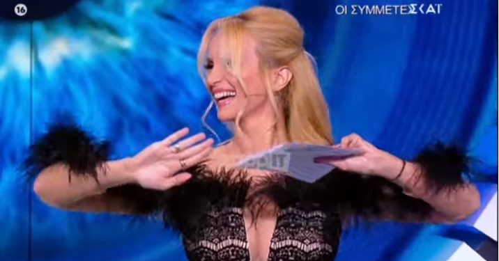 Big Brother: Χαμός με την Νάταλι Κάκκαβα και το αποκαλυπτικό φόρεμα[video]