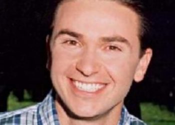 Αντώνης Παραράς: Το χαμογελαστό παιδί που δεν ξεχάστηκε ποτέ – Η φιλιά με τον Κανάκη και το νόημα πίσω από τα αρχικά Α.Μ.Α.Ν.