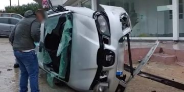 Μύκονος-Σοκαριστικό Τροχαίο: Ο κινητήρας του αυτοκινήτου «πέταξε» 20 μέτρα μακριά[video]