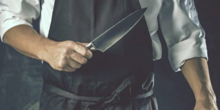 Τραγικό: Μάγειρας Αποκεφάλισε με μπαλτά 18χρονο φοιτητή σε εστία Επιστήμης και Πολιτισμού[photo]